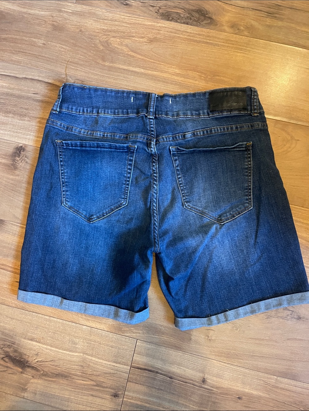 !it jeans Dark Blue Distressed Roll-Cuff Denim Shorts - Picture 3 of 3